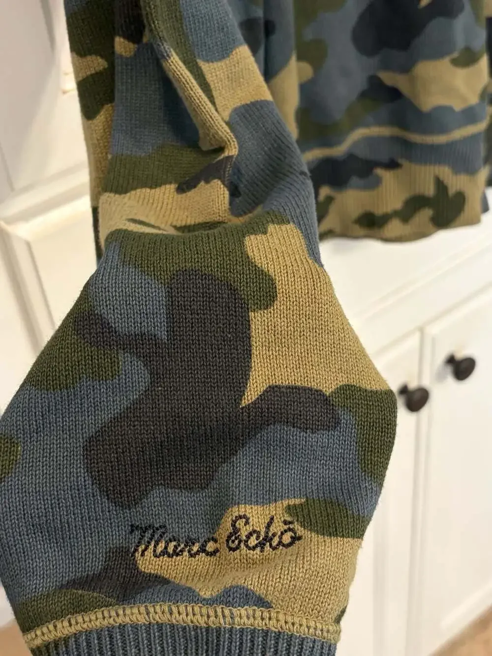 Marc Ecko Cut & Sew Camouflage Sweater Size M Green V-Neck Cotton